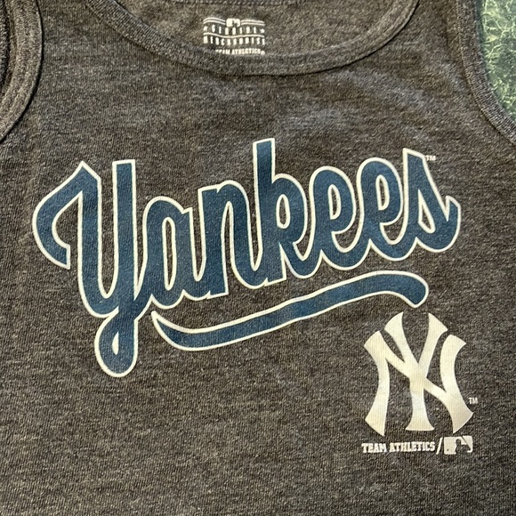 New York Yankees dark gray tank top 5T - Picture 3 of 6
